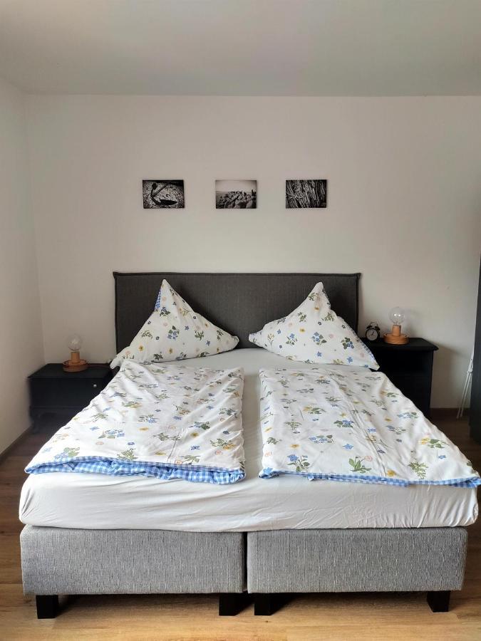 Ferienwohnung Alte Schule Ruhwarden Buitenkant foto
